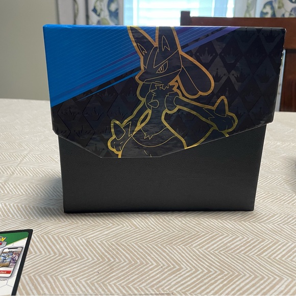 Pokemon Crown Zenith Trainer Box ETB NO PACKS - Picture 5 of 8